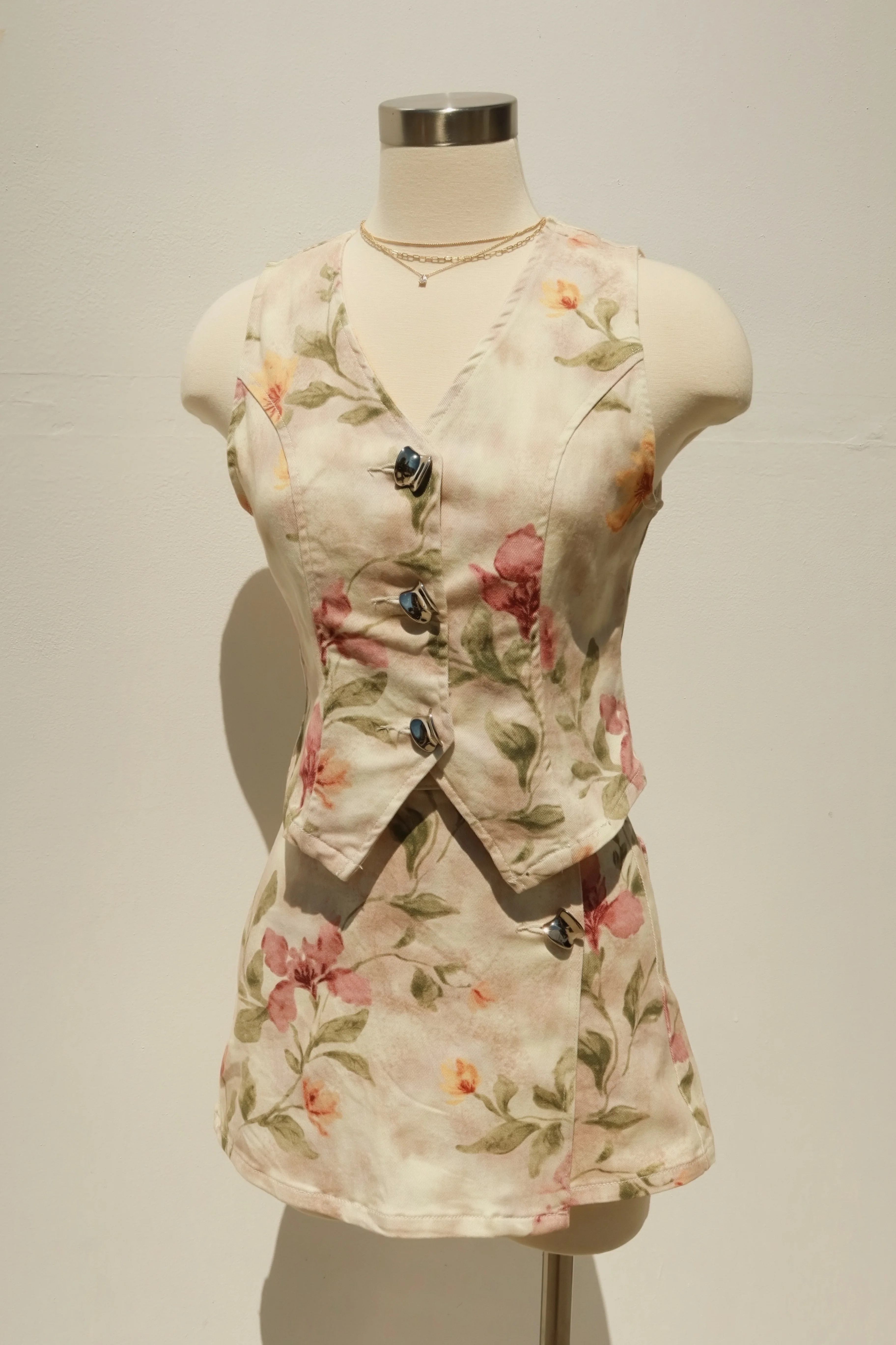 Lily Rose Vest Top - White Floral - Image 3