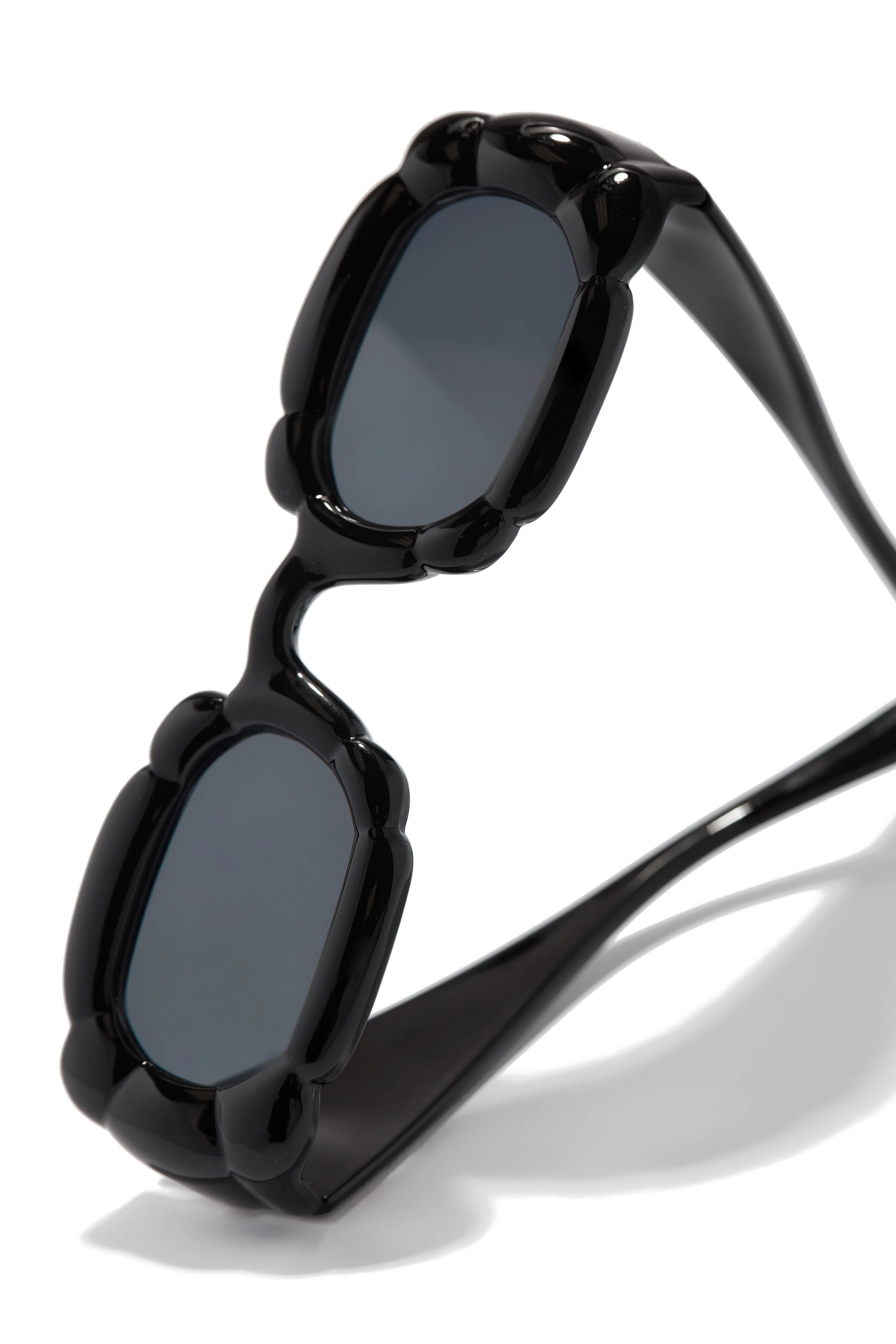 Pure Honey Unique Standout Frame Sunglasses - Black - Image 3