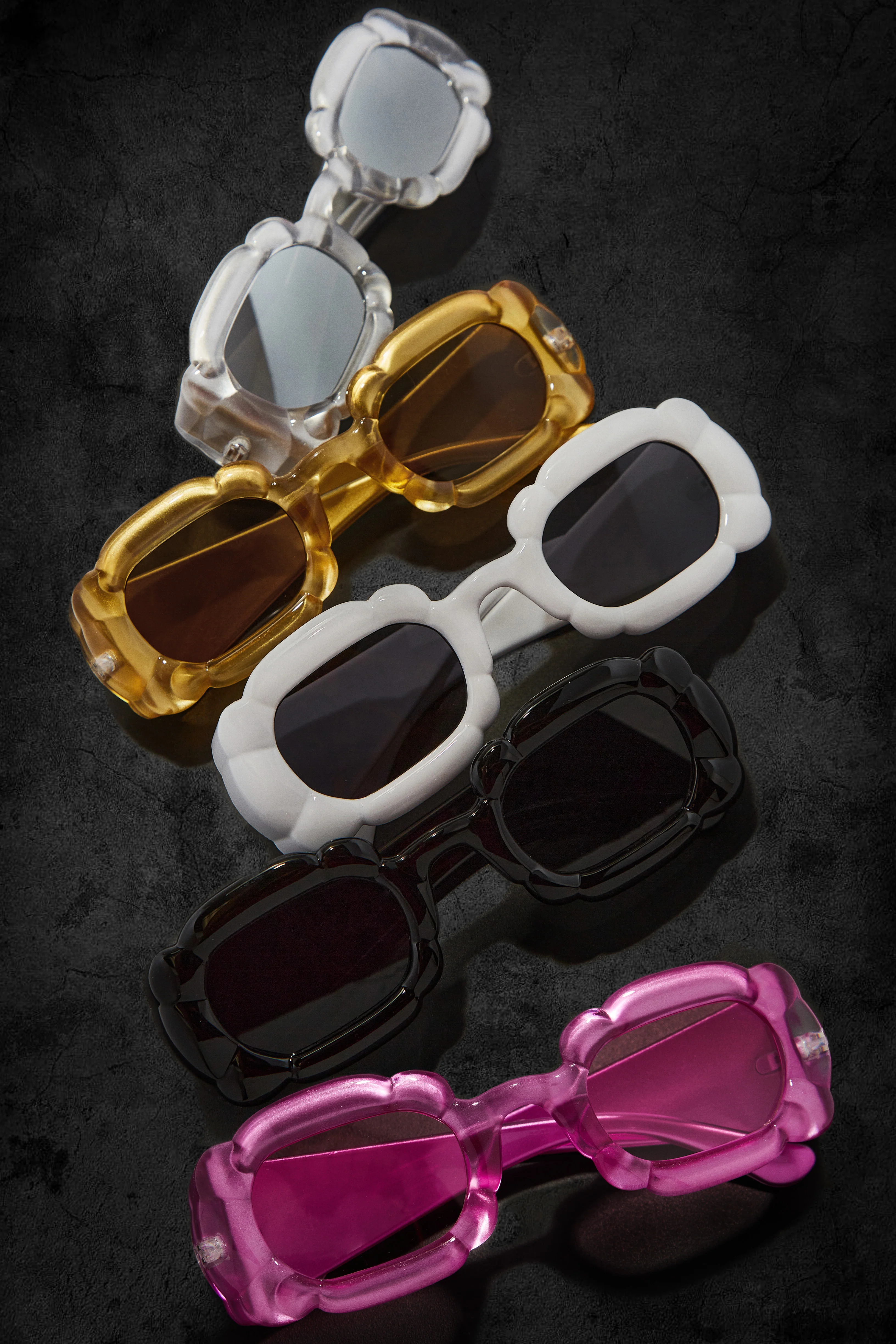 Pure Honey Unique Standout Frame Sunglasses - Black - Image 4