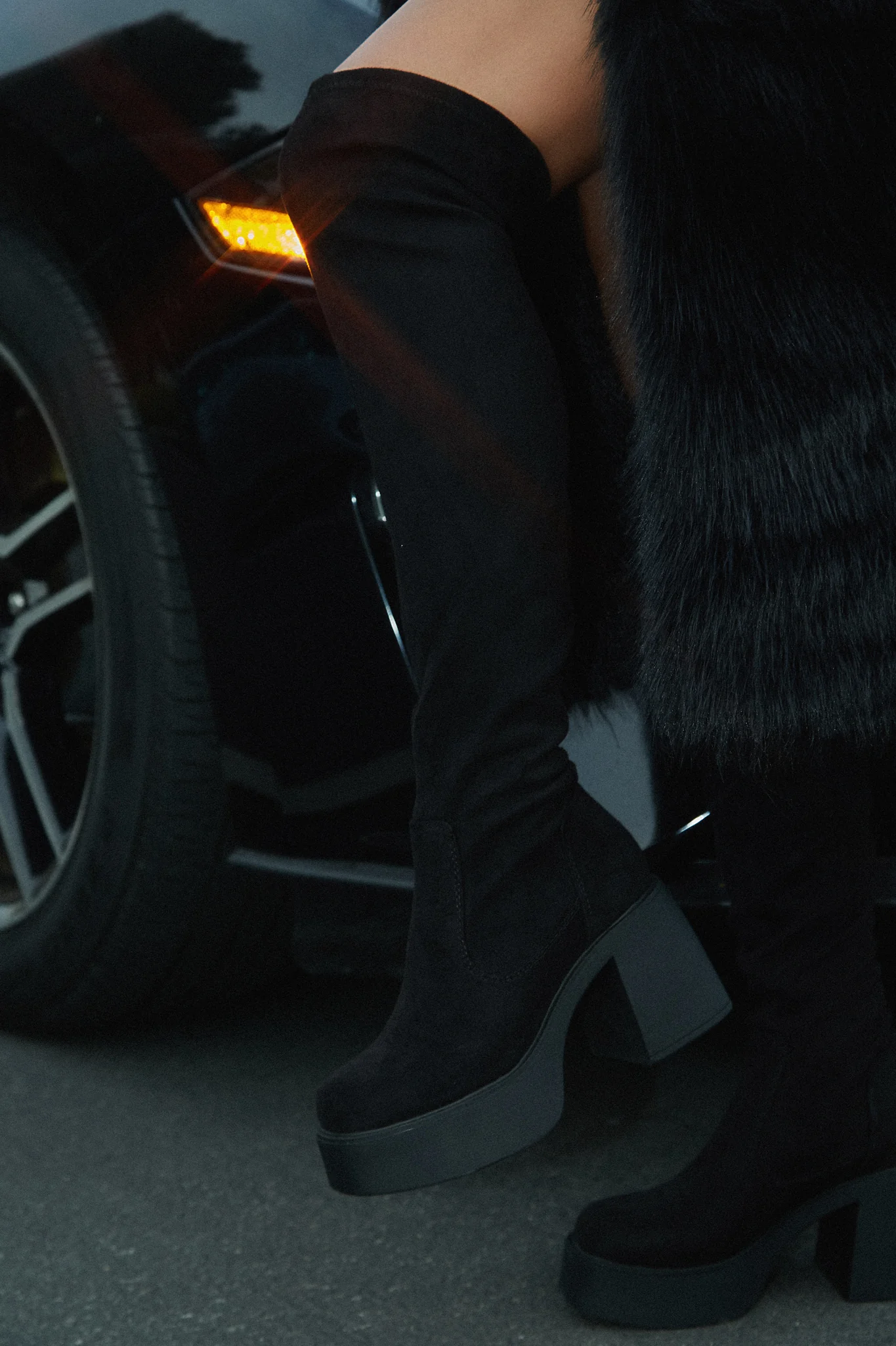 Reezy Over The Knee Platform Block Heel Boots - Black - Image 2