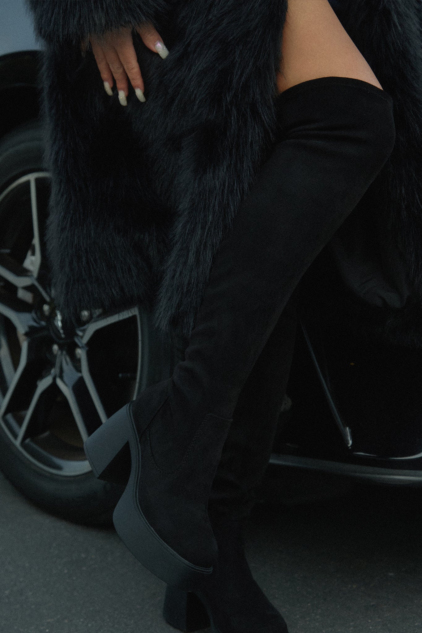 Reezy Over The Knee Platform Block Heel Boots - Black - Image 4